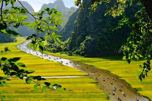 Tam Cốc